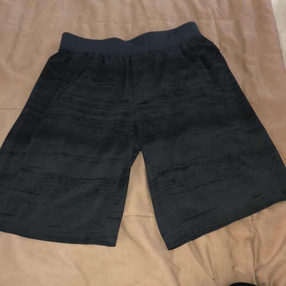 Lululemon 9” shorts